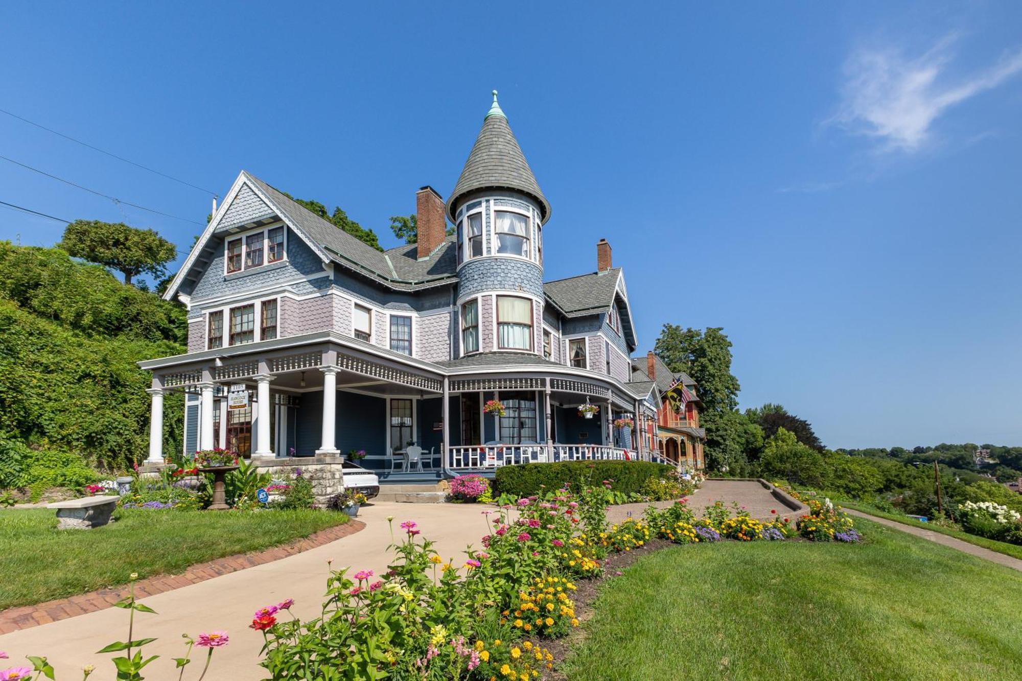 The Hancock House Bed & Breakfast Inn Dubuque Exterior photo